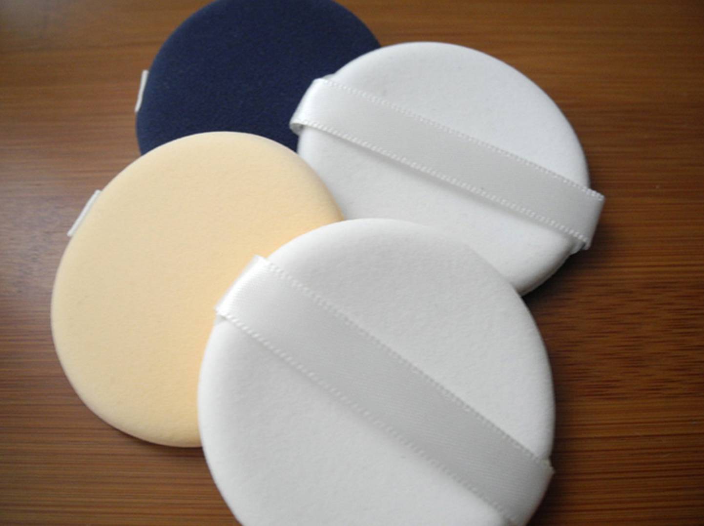 粉扑怎么用(粉扑怎么用才不吸粉)