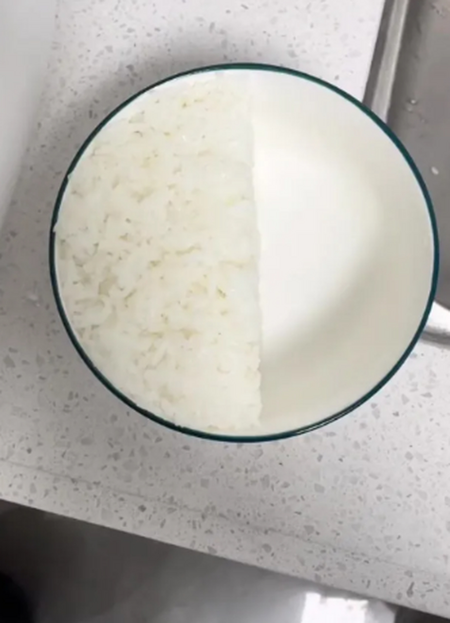 半碗米饭的热量(半碗米饭的热量是多少)